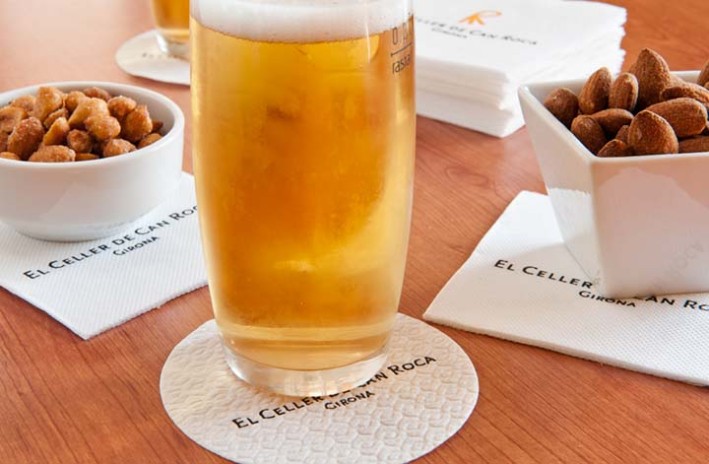 Una cerveza en El celler de Can Roca, que posee tres estrellas Michelin y ha sido considerado «El mejor restaurante del mundo» en 2013 y 2015 por The Diners Club World's 50 Best Restaurants Academy